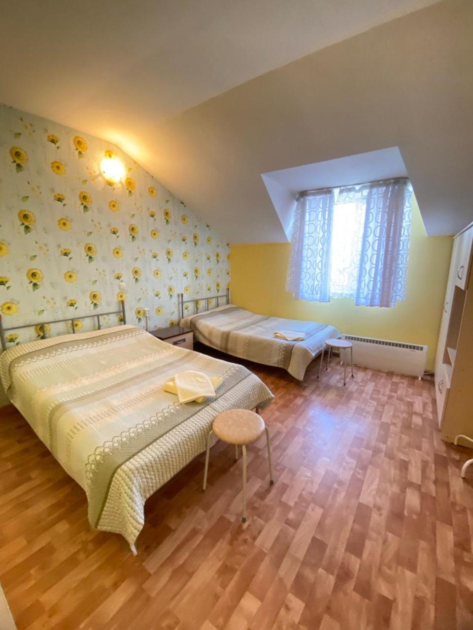 Osobyi Guest House Tsjolpon-Ata Eksteriør bilde