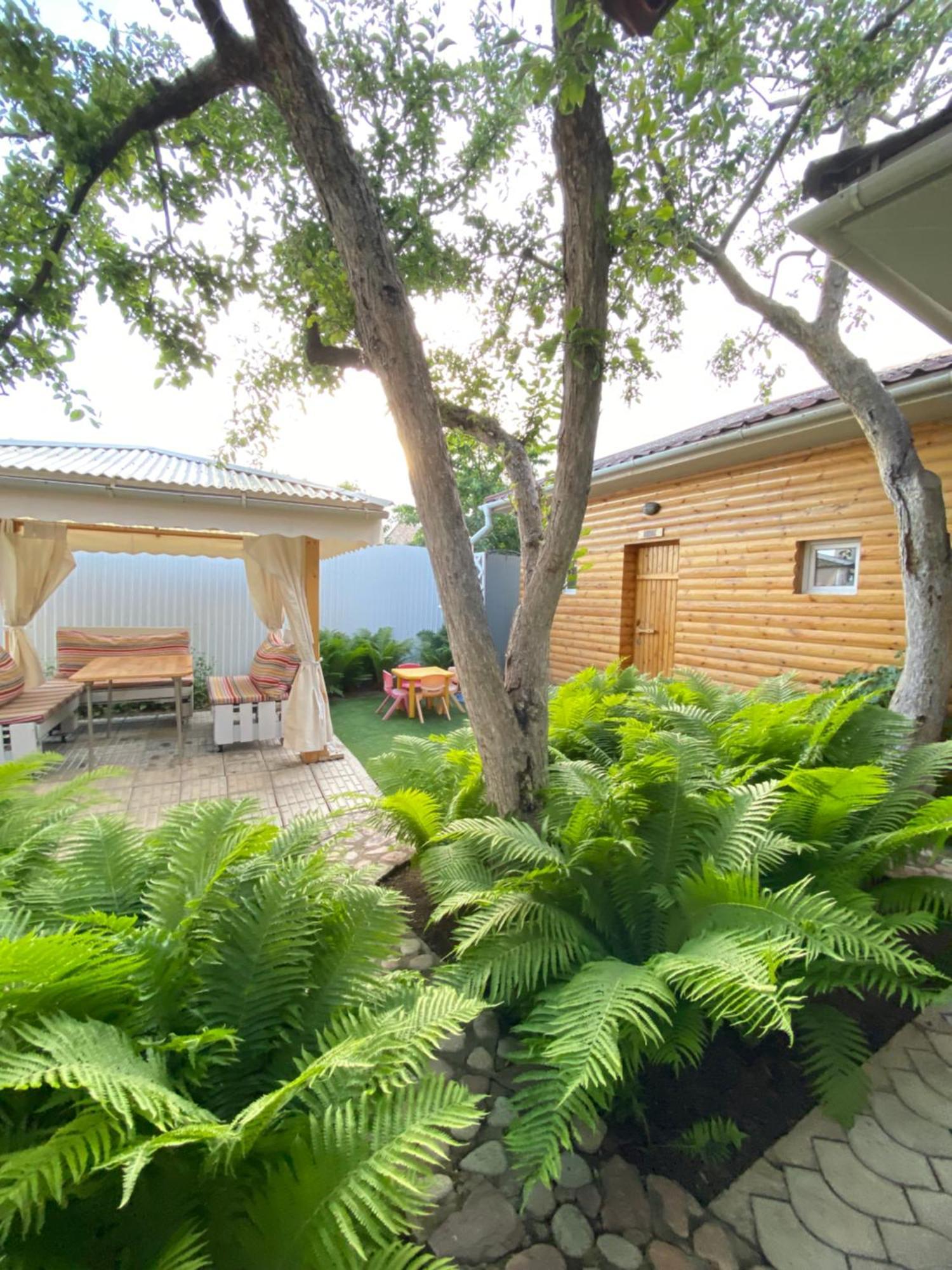 Osobyi Guest House Tsjolpon-Ata Eksteriør bilde