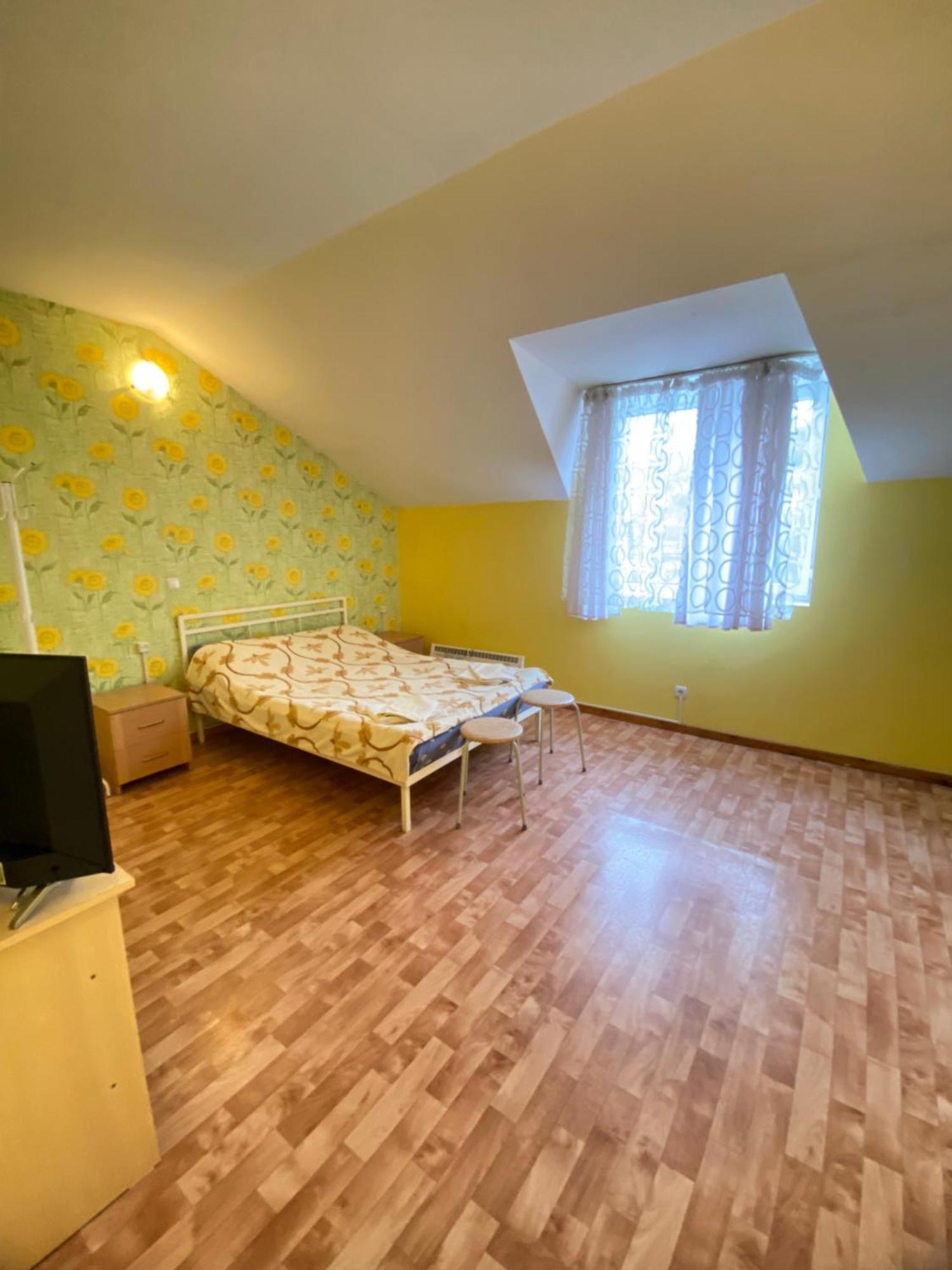Osobyi Guest House Tsjolpon-Ata Eksteriør bilde